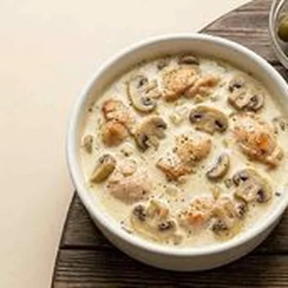 Chicken with cream Fakharia